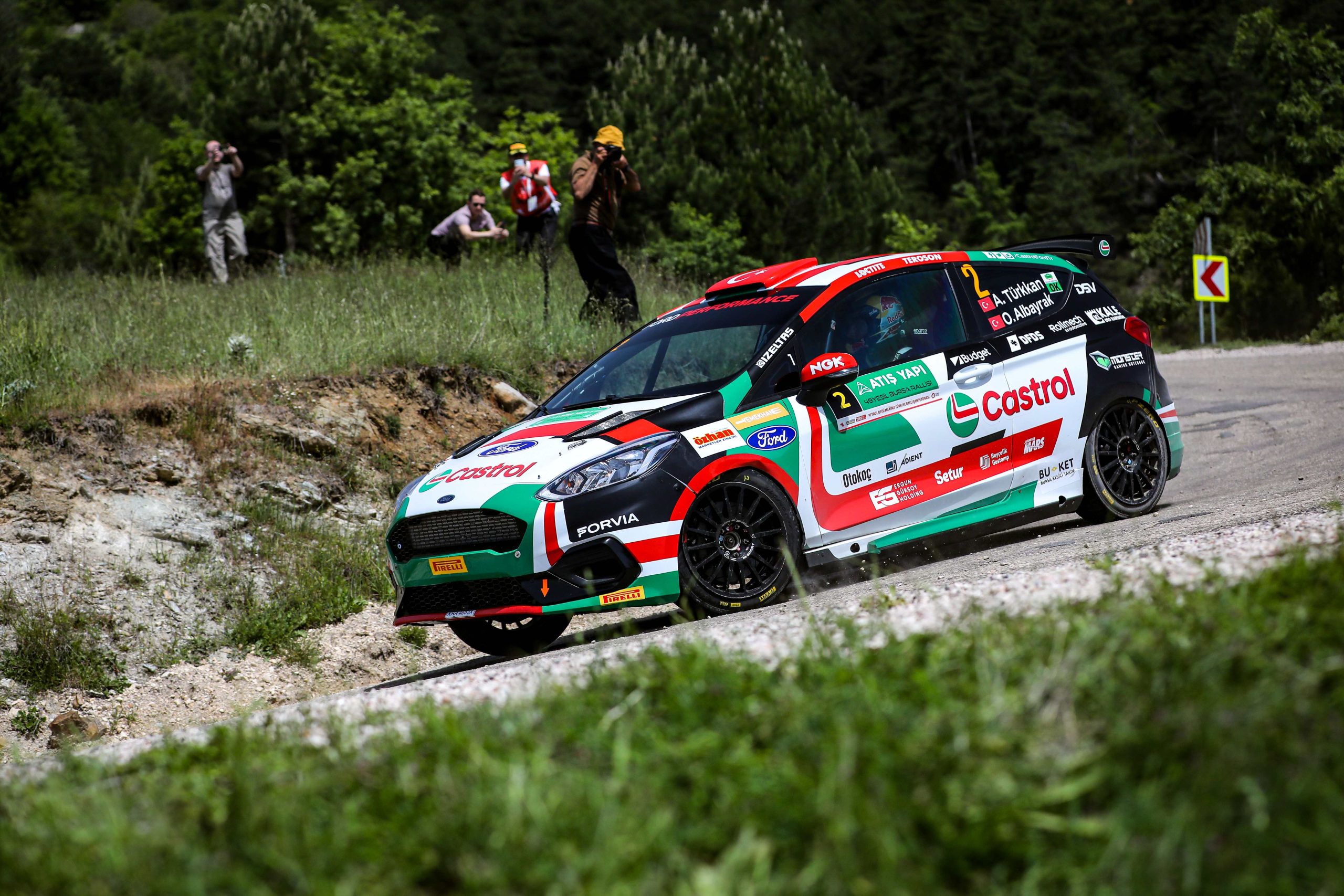 Castrol Ford Team Türkiye, Yeşil Bursa Rallisi’nde Sınıfını Domine Etti ve Markalar Kupasını Kaldırdı!